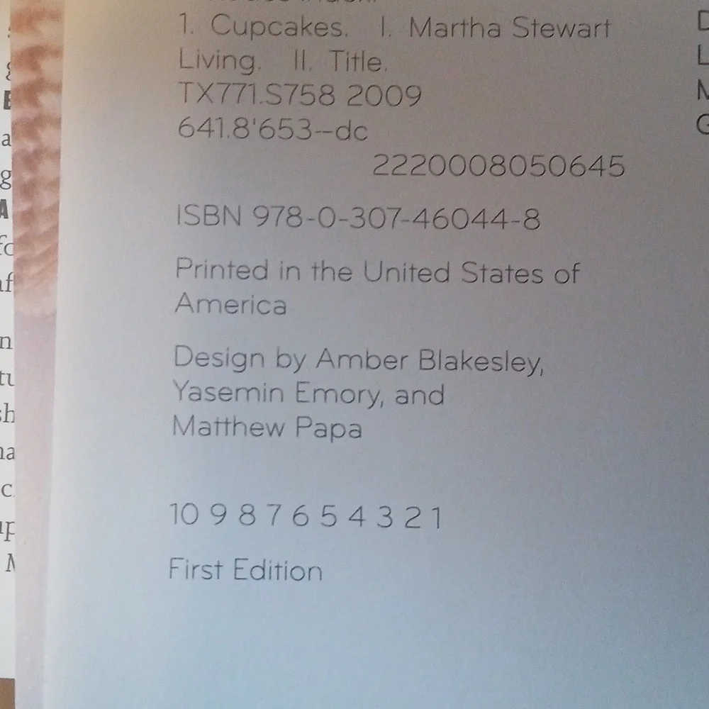Martha Stewart Cupcakes Book 175 Ideas Paperback First Edition A Baking Guide